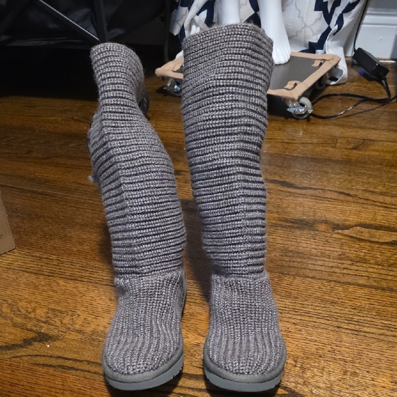 UGG Shoes - UGG Gray Knit Boots